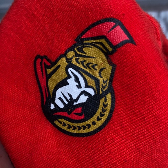 NHL Ottawa Senators red and Black Onesie for 18 M - Picture 4 of 4